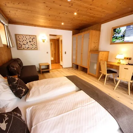 TALHEIMER Grias di&Hoamat since 1958 inklusive Therme TAUERN SPA&Jokercard 3* Saalbach-Hinterglemm