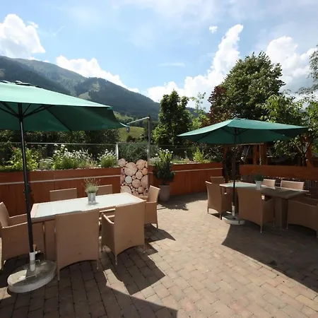 מלון Hike & Bike, Wellness & Ski Guesthouse Talheimer Since 1958 Inklusive Therme Tauern Spa & Jokercard 3*