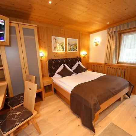 TALHEIMER Grias di&Hoamat since 1958 inklusive Therme TAUERN SPA&Jokercard Hotel